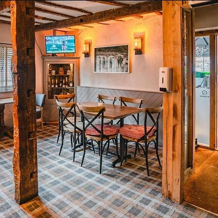 Charming 1-Bed Loft In Caerleon Daire Newport  Dış mekan fotoğraf