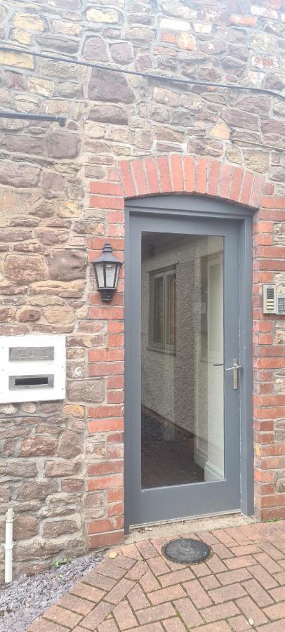 Charming 1-Bed Loft In Caerleon Daire Newport  Dış mekan fotoğraf