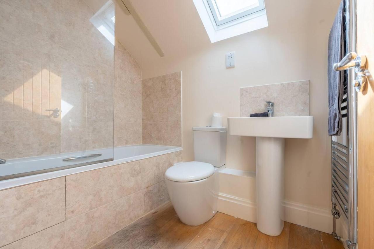 Charming 1-Bed Loft In Caerleon Daire Newport  Dış mekan fotoğraf
