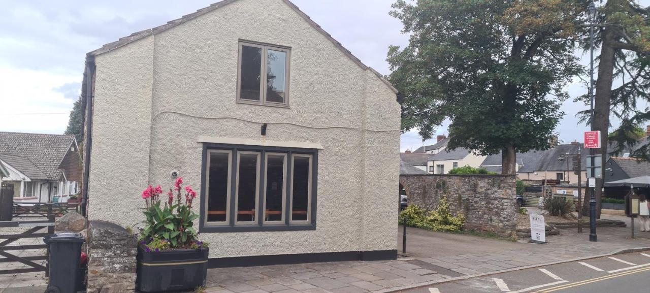 Charming 1-Bed Loft In Caerleon Daire Newport  Dış mekan fotoğraf