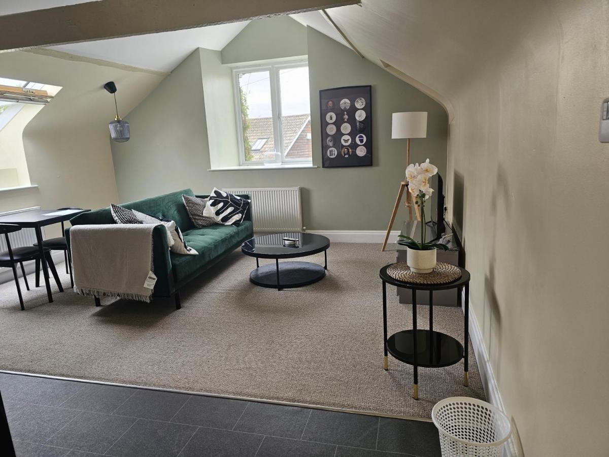 Charming 1-Bed Loft In Caerleon Daire Newport  Dış mekan fotoğraf