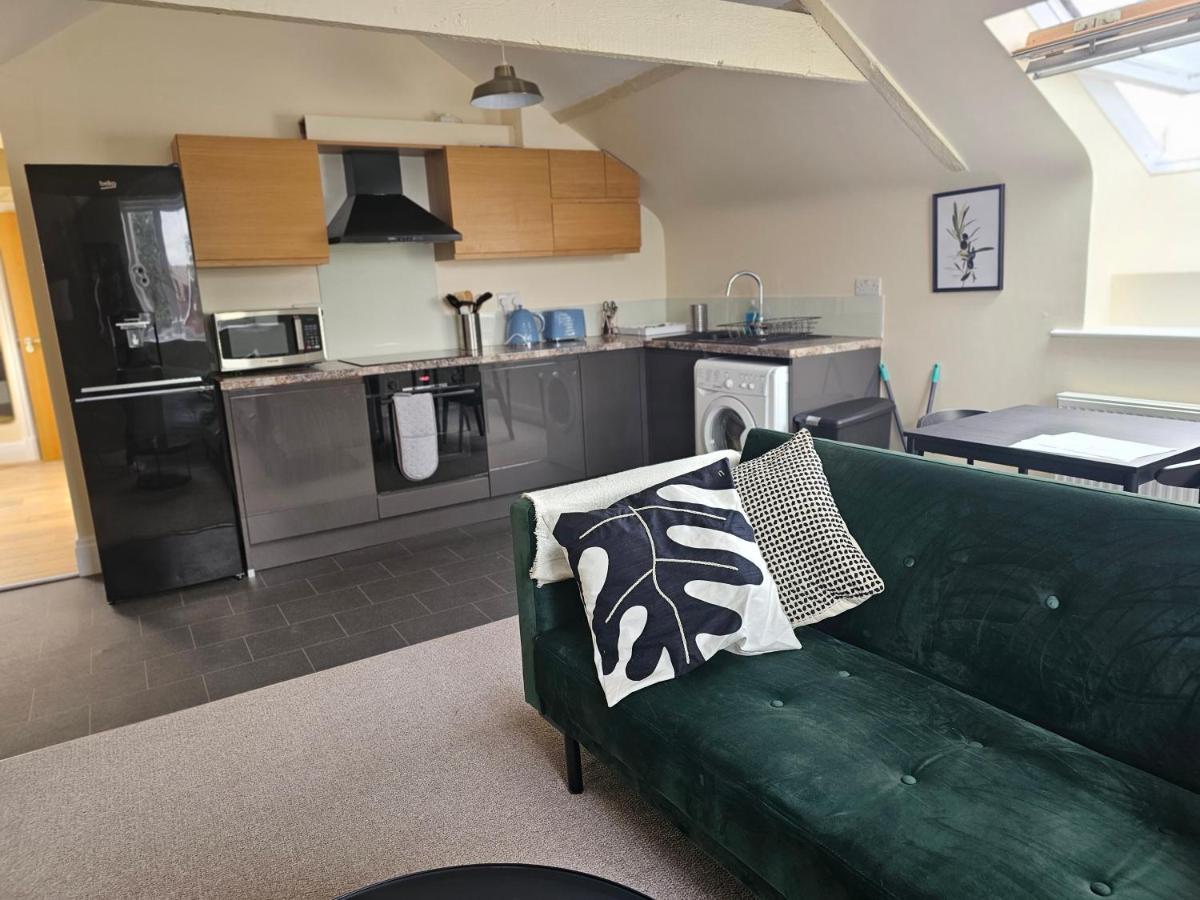 Charming 1-Bed Loft In Caerleon Daire Newport  Dış mekan fotoğraf