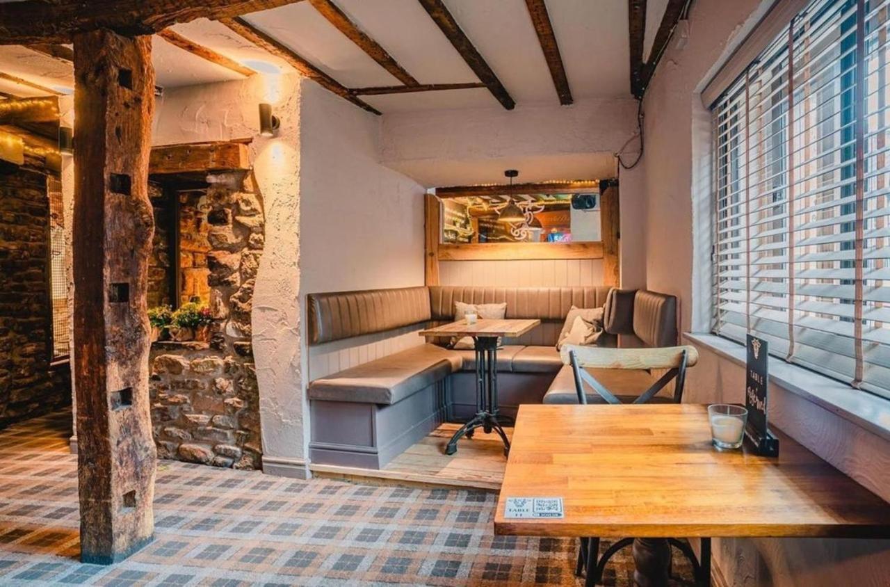 Charming 1-Bed Loft In Caerleon Daire Newport  Dış mekan fotoğraf